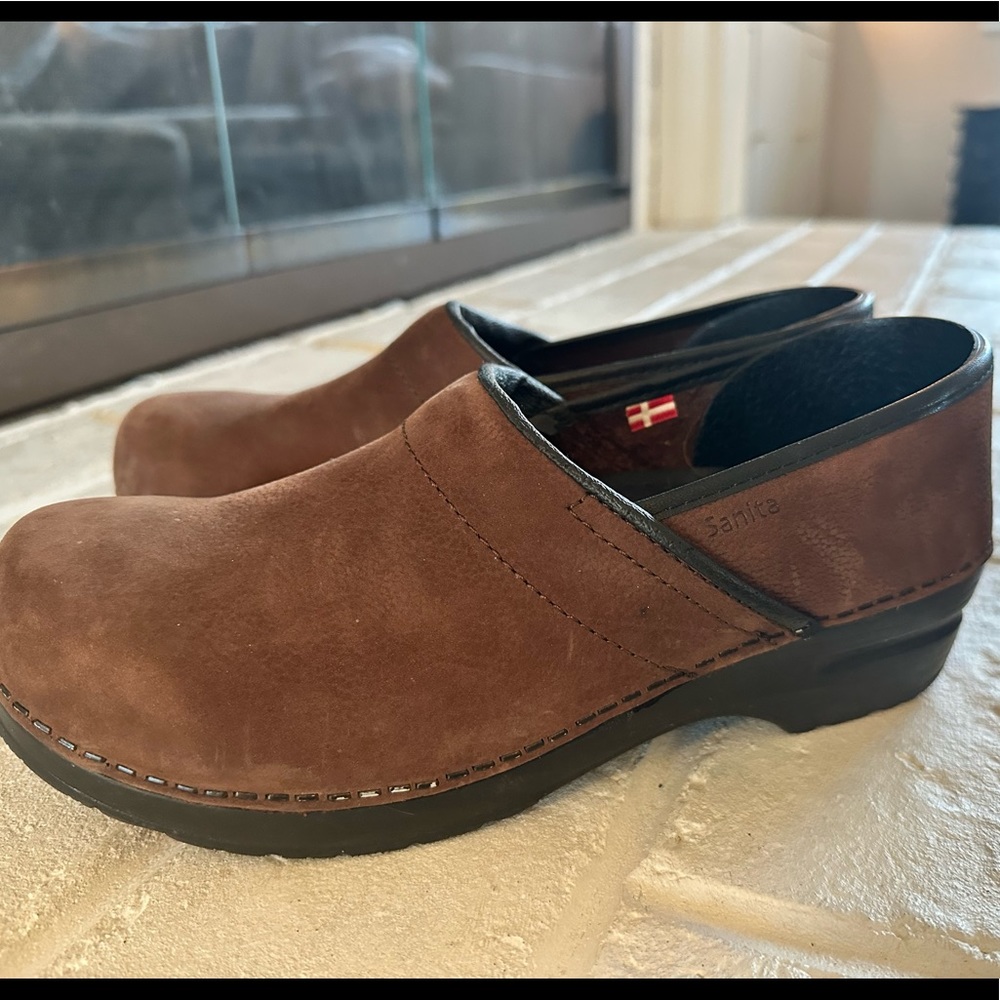 Size 10/ size 41  Sanita brown clogs